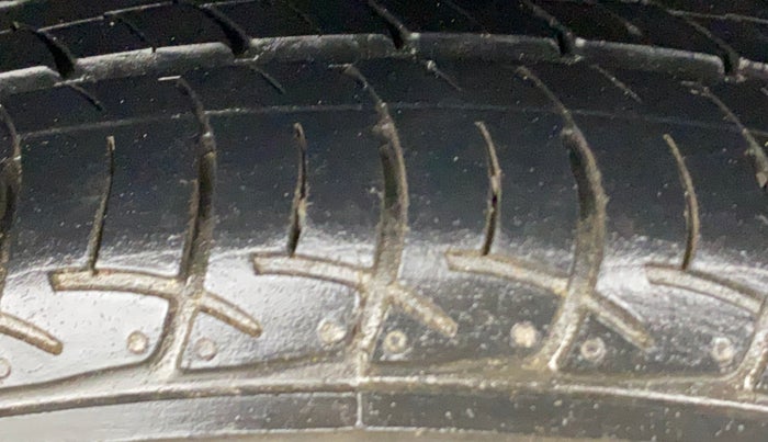 2017 Volkswagen Ameo HIGHLINE PLUS 1.0L 16 ALLOY, Petrol, Manual, 69,025 km, Left Rear Tyre Tread