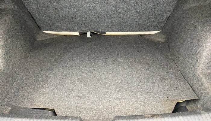 2017 Volkswagen Ameo HIGHLINE PLUS 1.0L 16 ALLOY, Petrol, Manual, 69,025 km, Boot Inside