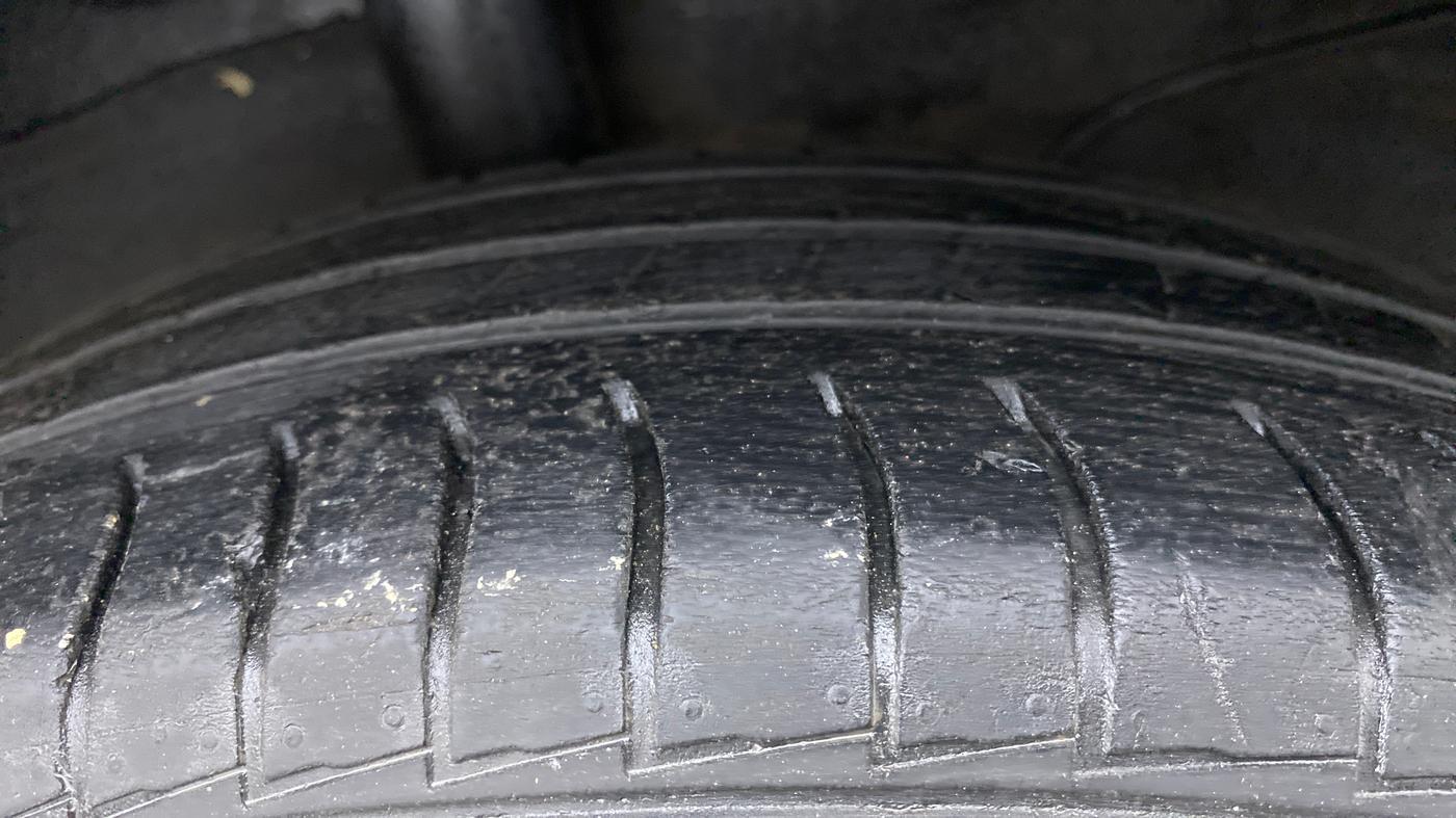 2019 Hyundai NEW SANTRO 1.1 SPORTZ MT CNG, CNG, Manual, 41,799 km, Right Rear Tyre Tread