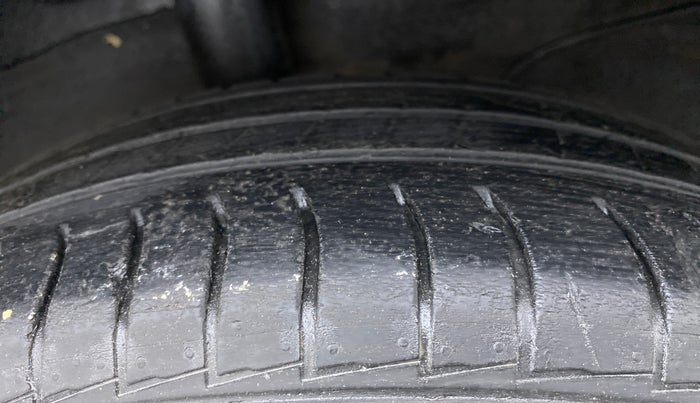 2019 Hyundai NEW SANTRO 1.1 SPORTZ MT CNG, CNG, Manual, 41,799 km, Right Rear Tyre Tread