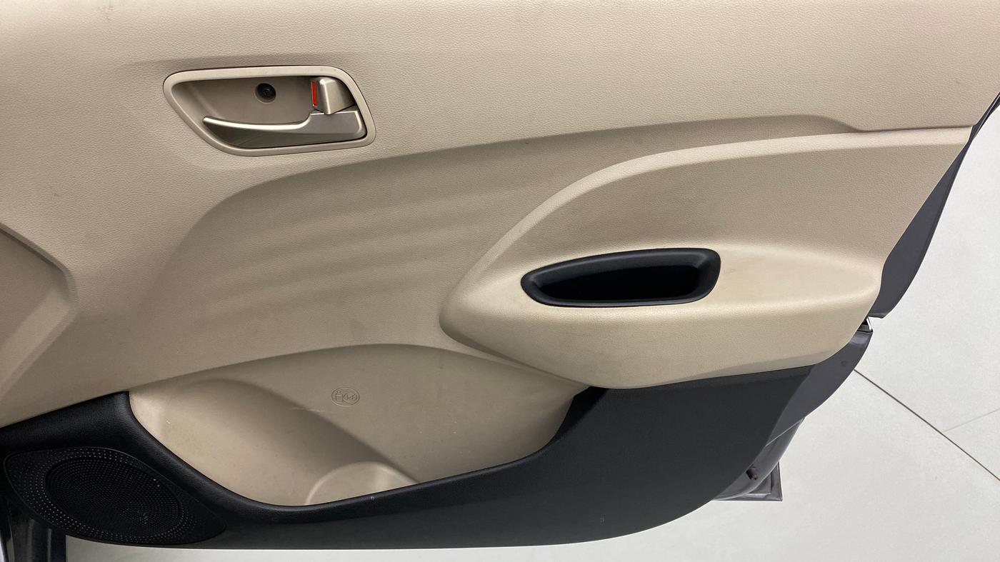 2019 Hyundai NEW SANTRO 1.1 SPORTZ MT CNG, CNG, Manual, 41,799 km, Driver Side Door Panels Control