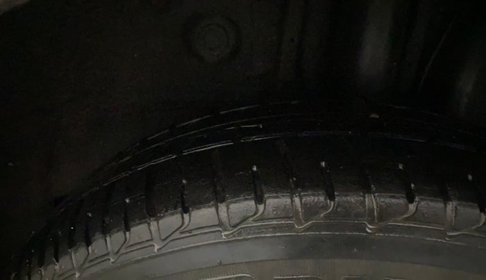 2014 Hyundai Elite i20 MAGNA 1.2, Petrol, Manual, 28,532 km, Left Rear Tyre Tread