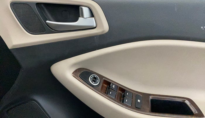 2014 Hyundai Elite i20 MAGNA 1.2, Petrol, Manual, 28,532 km, Driver Side Door Panels Control