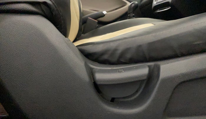 2014 Hyundai Elite i20 MAGNA 1.2, Petrol, Manual, 28,532 km, Driver Side Adjustment Panel