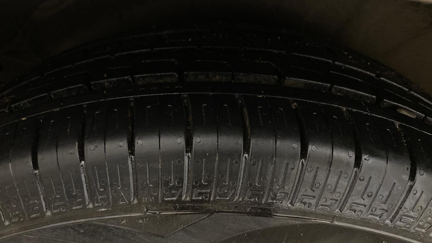 2013 Hyundai i20 MAGNA 1.2, Petrol, Manual, 71,943 km, Right Rear Tyre Tread