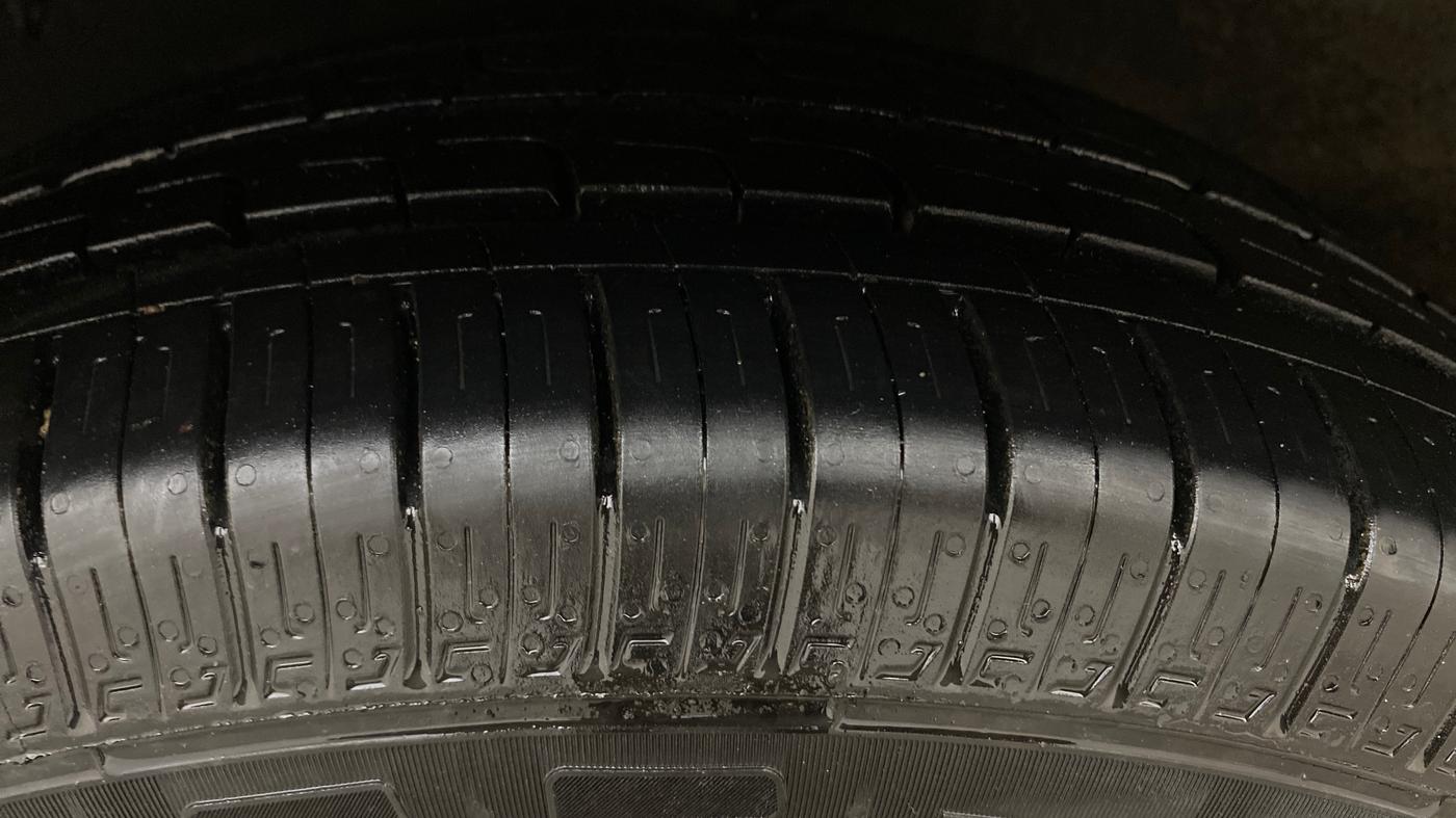 2013 Hyundai i20 MAGNA 1.2, Petrol, Manual, 71,943 km, Left Front Tyre Tread