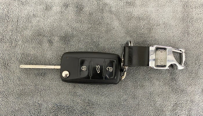 2014 Volkswagen Vento HIGHLINE PETROL AT, Petrol, Automatic, 38,782 km, Key Close Up