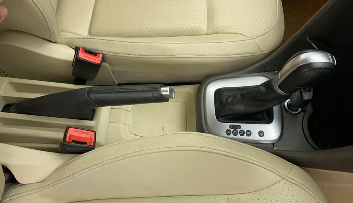 2014 Volkswagen Vento HIGHLINE PETROL AT, Petrol, Automatic, 38,782 km, Gear Lever