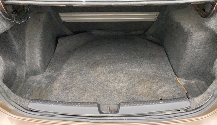 2014 Volkswagen Vento HIGHLINE PETROL AT, Petrol, Automatic, 38,782 km, Boot Inside