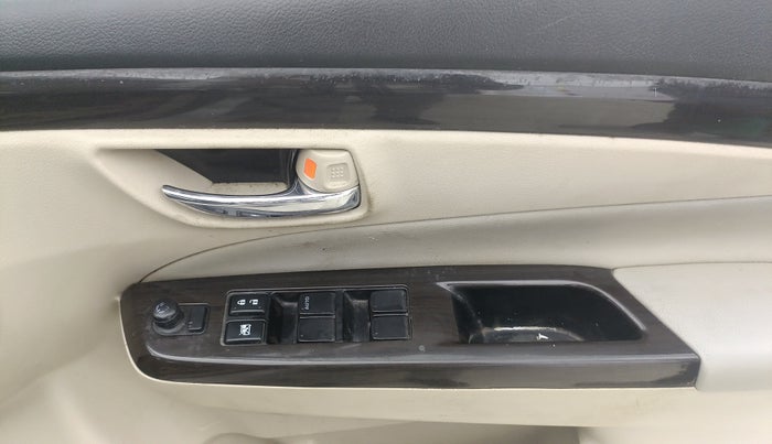 2018 Maruti Ciaz ALPHA  AT 1.4  PETROL, Petrol, Automatic, 1,15,682 km, Driver Side Door Panels Control