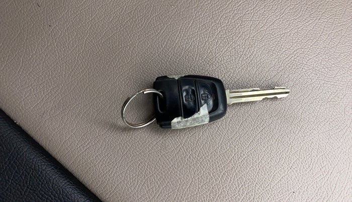 2016 Hyundai Grand i10 MAGNA 1.2 KAPPA VTVT, Petrol, Manual, 67,303 km, Key Close Up