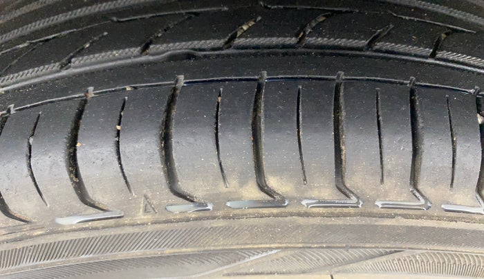 2016 Hyundai Grand i10 MAGNA 1.2 KAPPA VTVT, Petrol, Manual, 67,303 km, Left Rear Tyre Tread