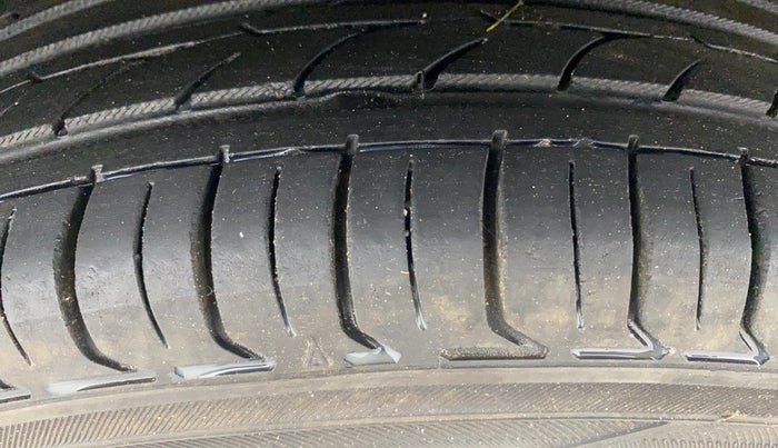 2016 Hyundai Grand i10 MAGNA 1.2 KAPPA VTVT, Petrol, Manual, 67,303 km, Right Rear Tyre Tread