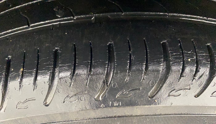 2015 Maruti Swift ZXI, Petrol, Manual, 76,416 km, Left Front Tyre Tread