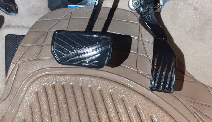 2016 Maruti Ciaz ZXI+ AT, Petrol, Automatic, 73,321 km, Pedals