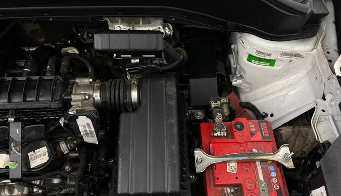 2025 Tata PUNCH Accomplished Plus (S) AMT, Petrol, Automatic, 9,348 km, Engine View - Left