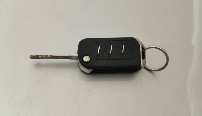 2018 Mahindra MARAZZO M2 7STR, Diesel, Manual, 85,222 km, Key Close Up