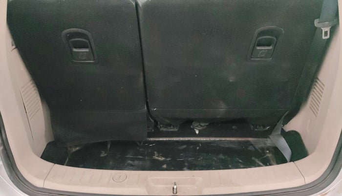 2018 Mahindra MARAZZO M2 7STR, Diesel, Manual, 85,222 km, Boot Inside