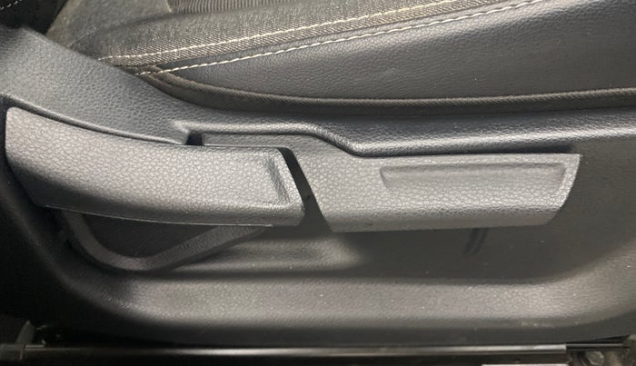 2024 KIA SONET HTK PLUS 1.0 TURBO PETROL IMT, Petrol, Manual, 1,808 km, Driver Side Adjustment Panel