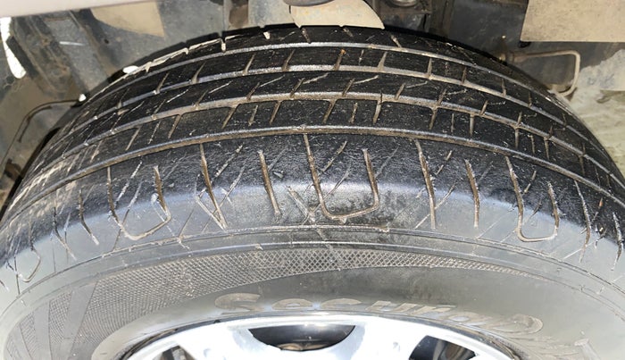 2022 Mahindra Bolero B6 (O), Diesel, Manual, 53,843 km, Left Front Tyre Tread