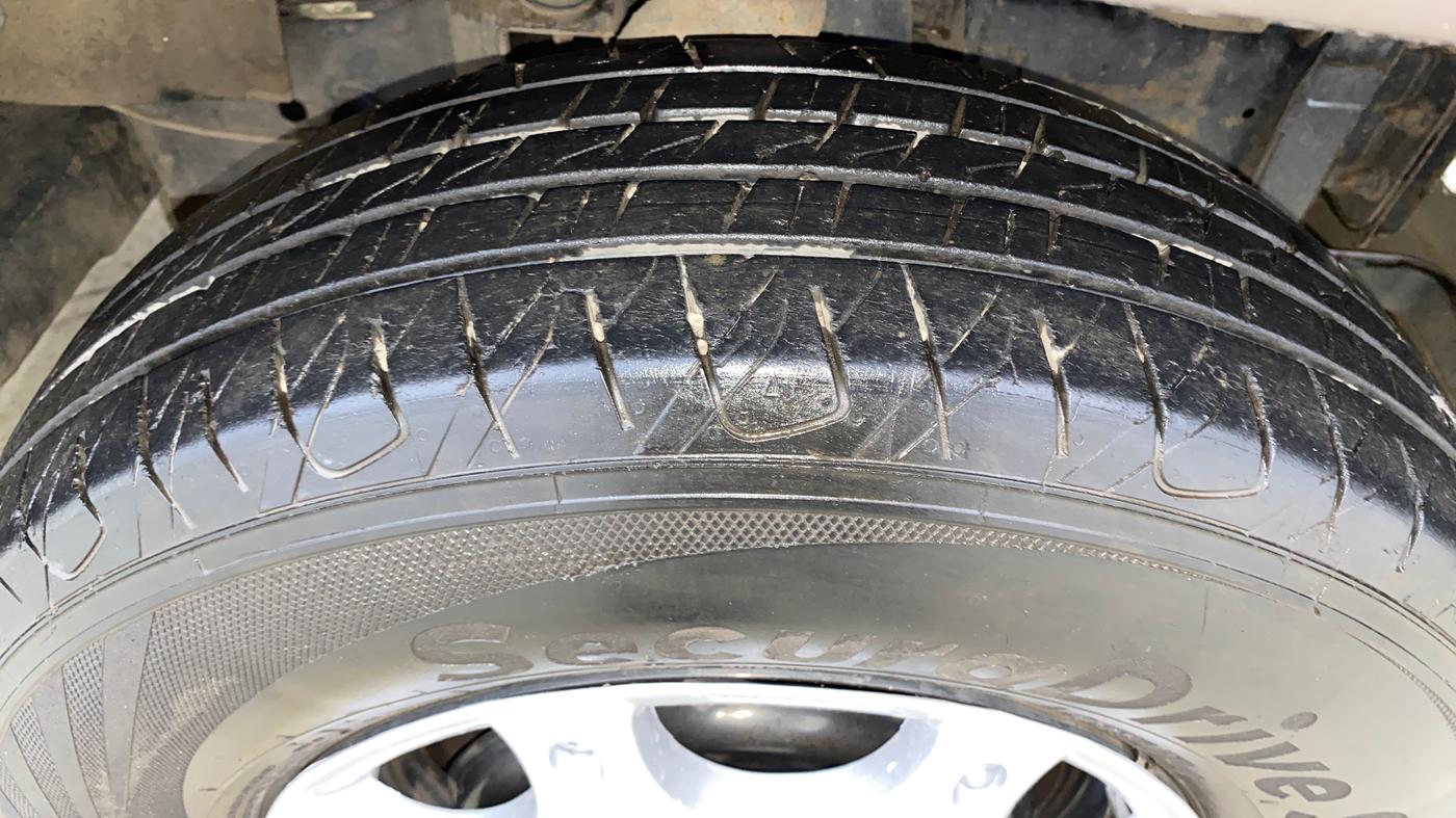 2022 Mahindra Bolero B6 (O), Diesel, Manual, 53,843 km, Right Front Tyre Tread