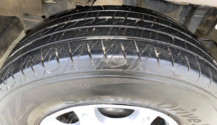 2022 Mahindra Bolero B6 (O), Diesel, Manual, 53,843 km, Right Front Tyre Tread