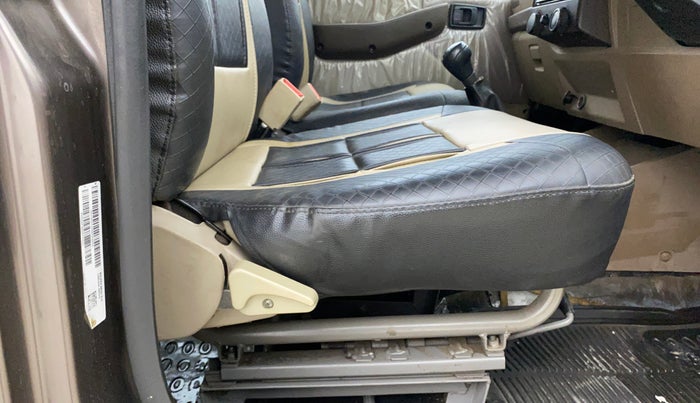 2022 Mahindra Bolero B6 (O), Diesel, Manual, 53,843 km, Driver Side Adjustment Panel