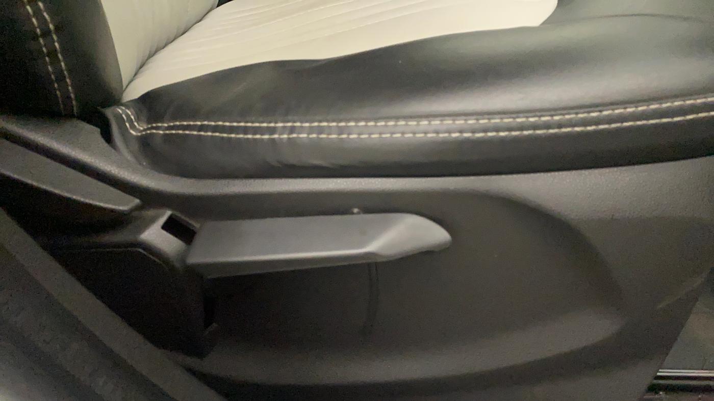 2016 Ford Ecosport TITANIUM 1.5L PETROL AT, Petrol, Automatic, 73,952 km, Driver Side Adjustment Panel