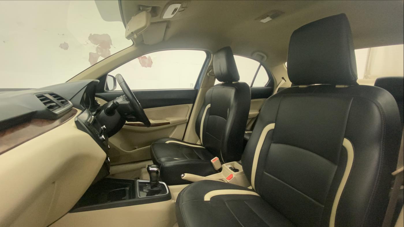 2017 Maruti Dzire ZXI AMT, Petrol, Automatic, 78,482 km, Right Side Front Door Cabin