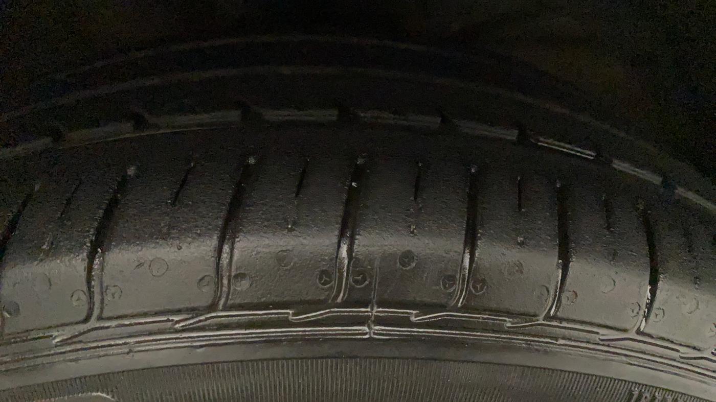 2017 Maruti Dzire ZXI AMT, Petrol, Automatic, 78,482 km, Right Front Tyre Tread