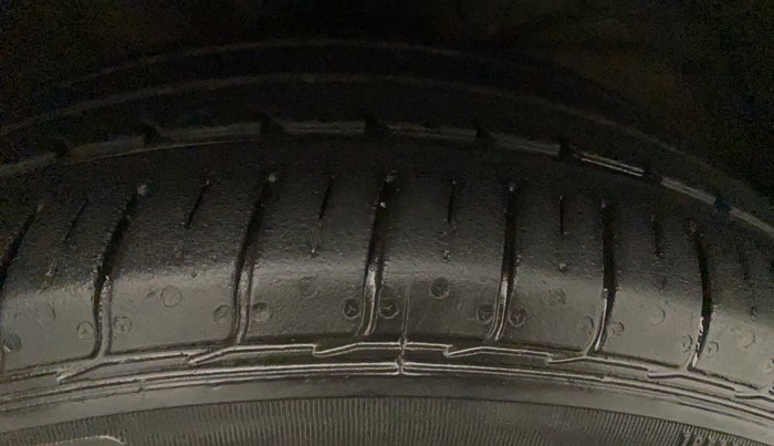 2017 Maruti Dzire ZXI AMT, Petrol, Automatic, 78,482 km, Right Front Tyre Tread