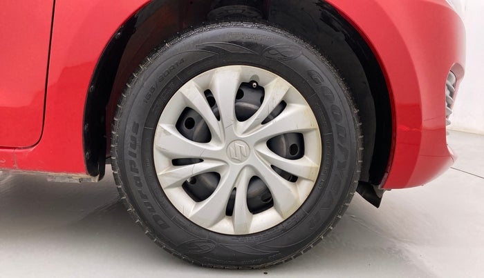 2018 Maruti Swift VXI AMT, Petrol, Automatic, 78,198 km, Right Front Wheel