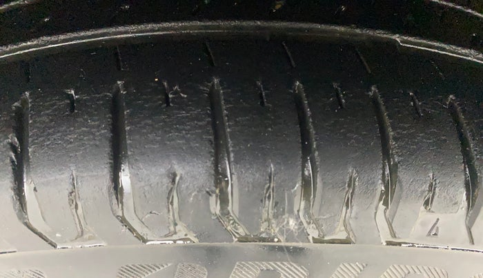 2018 Maruti Dzire ZXI, Petrol, Manual, 30,680 km, Left Front Tyre Tread