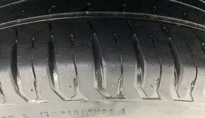 2018 Maruti Dzire ZXI, Petrol, Manual, 30,680 km, Left Rear Tyre Tread