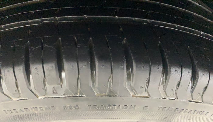 2018 Maruti Dzire ZXI, Petrol, Manual, 30,680 km, Right Rear Tyre Tread