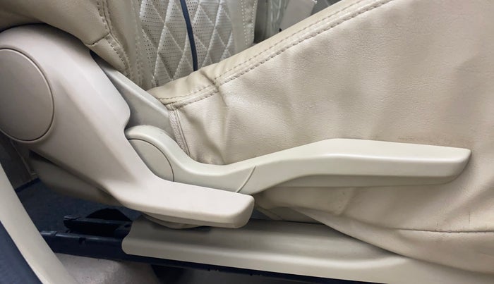 2018 Maruti Dzire ZXI, Petrol, Manual, 30,680 km, Driver Side Adjustment Panel