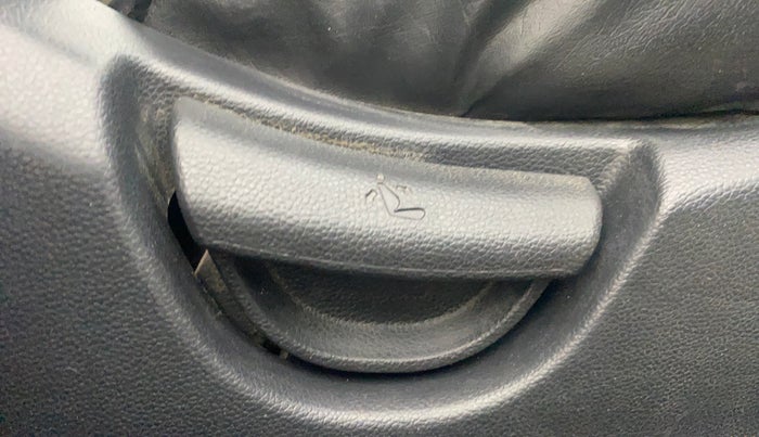 2016 Hyundai Grand i10 MAGNA AT 1.2 KAPPA VTVT, Petrol, Automatic, 58,000 km, Driver Side Adjustment Panel