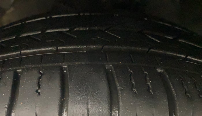 2016 Hyundai Grand i10 MAGNA AT 1.2 KAPPA VTVT, Petrol, Automatic, 58,000 km, Left Front Tyre Tread