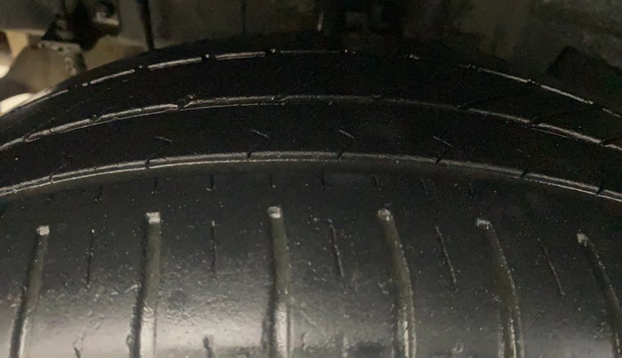 2016 Hyundai Grand i10 MAGNA AT 1.2 KAPPA VTVT, Petrol, Automatic, 58,000 km, Right Rear Tyre Tread