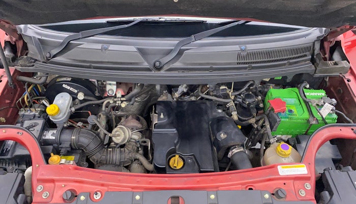 2015 Mahindra TUV300 T8, Diesel, Manual, 1,13,474 km, Open Bonet