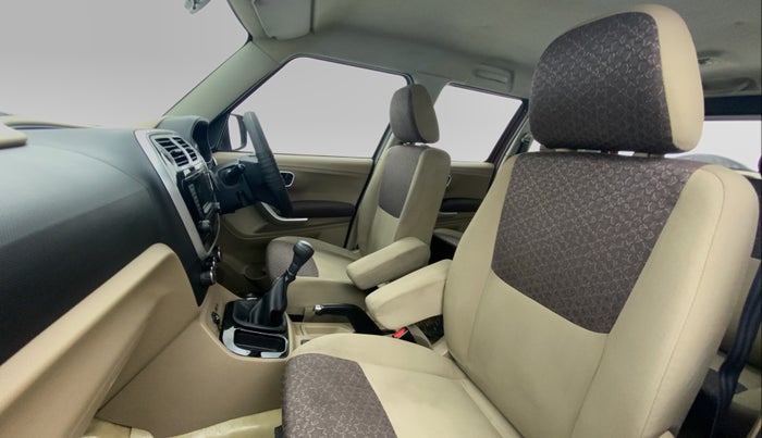 2015 Mahindra TUV300 T8, Diesel, Manual, 1,13,474 km, Right Side Front Door Cabin