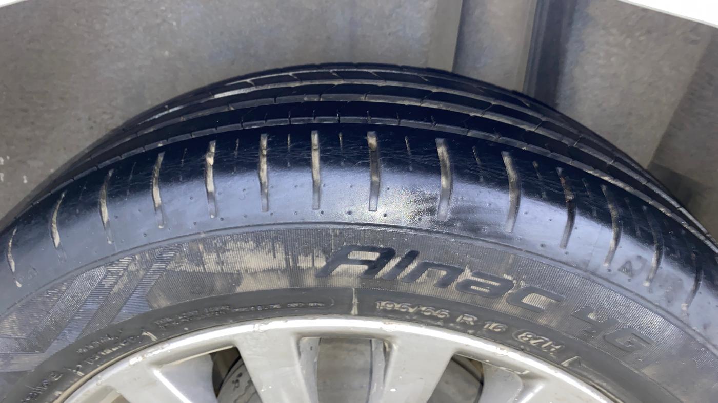 2016 Maruti Ciaz ZDI+ SHVS, Diesel, Manual, 67,453 km, Left Rear Tyre Tread