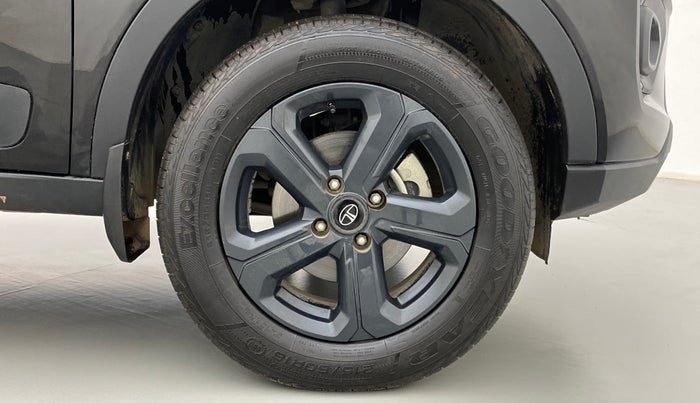 2021 Tata NEXON XZA+(O) DARK EDITION 1.2 RTN, Petrol, Automatic, 19,004 km, Right Front Wheel