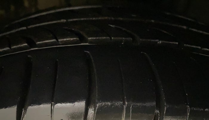 2012 Hyundai i20 SPORTZ 1.4 CRDI, Diesel, Manual, 88,320 km, Right Front Tyre Tread