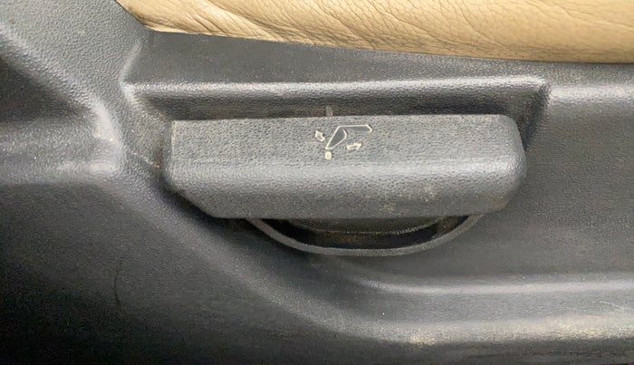 2012 Hyundai i20 SPORTZ 1.4 CRDI, Diesel, Manual, 88,320 km, Driver Side Adjustment Panel