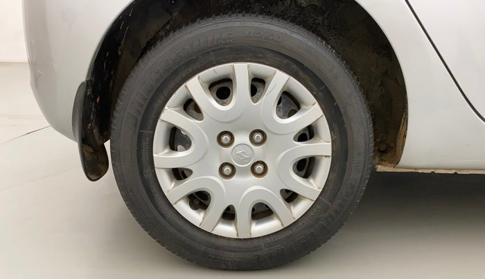2011 Hyundai i20 MAGNA (O) 1.2, Petrol, Manual, 1,25,642 km, Right Rear Wheel