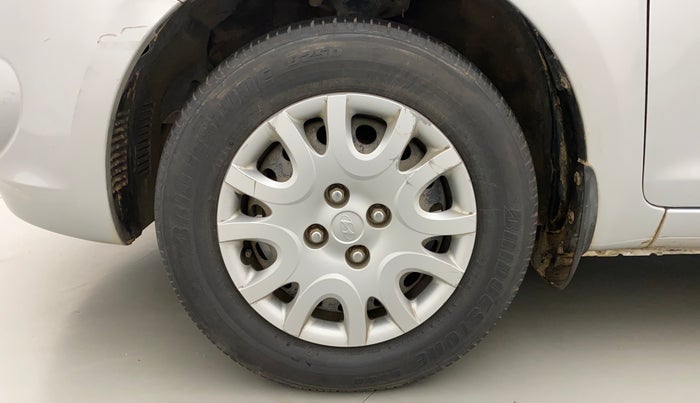 2011 Hyundai i20 MAGNA (O) 1.2, Petrol, Manual, 1,25,642 km, Left Front Wheel
