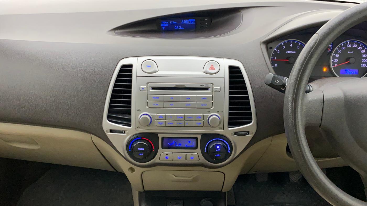 2011 Hyundai i20 MAGNA (O) 1.2, Petrol, Manual, 1,25,642 km, Air Conditioner