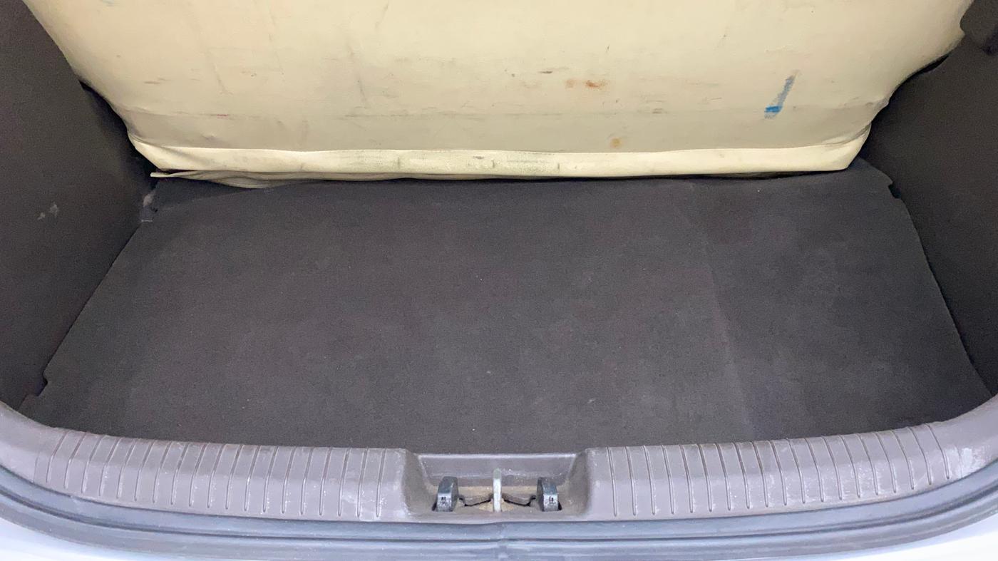 2011 Hyundai i20 MAGNA (O) 1.2, Petrol, Manual, 1,25,642 km, Boot Inside