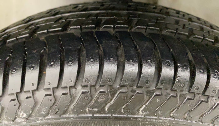 2013 Maruti Alto K10 LXI P, Petrol, Manual, 40,001 km, Left Front Tyre Tread